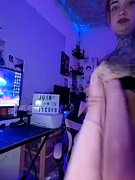 Snapshot of blazed_vixen chatting on 02-05-26, 12:17 blazed vixen online show from 02-05-26, 12:17