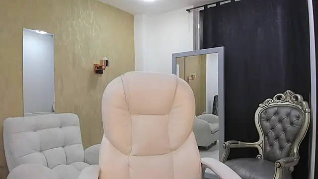 zoerouse  online show from 11-15-25, 08:13