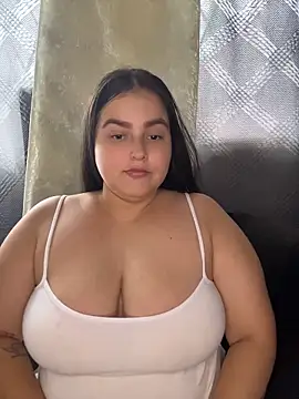 mia-08martinez  online show from 05-12-26, 07:09