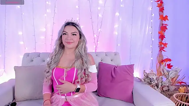 milaowens online show from 10-31-25, 10:45