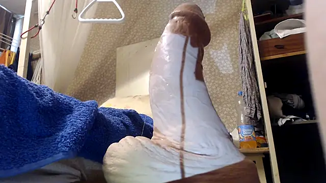 Snapshot of BiglovelyXXL chatting on 11-09-25, 10:41 BiglovelyXXL online show from 11-09-25, 10:41