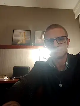 Snapshot of WWGD69 chatting on 10-05-25, 12:40 WWGD69 online show from 10-05-25, 12:40