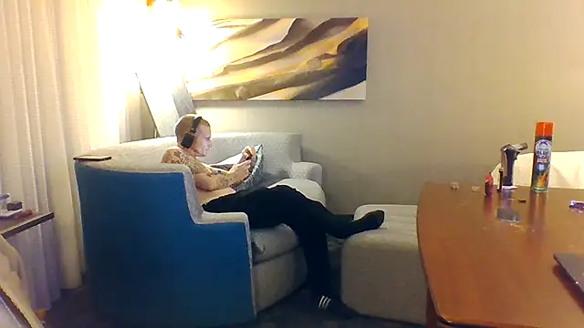 Snapshot of WWGD69 chatting on 09-25-25, 12:44 WWGD69 online show from 09-25-25, 12:44