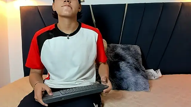 zeusapollofuck online show from 10-03-25, 09:16