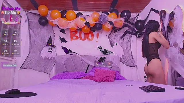 Snapshot of MeganRouss74 chatting on 10-16-25, 11:51 MeganRouss74 online show from 10-16-25, 11:51