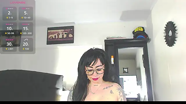 Vicky hotmilf online show from 11-05-25, 11:13