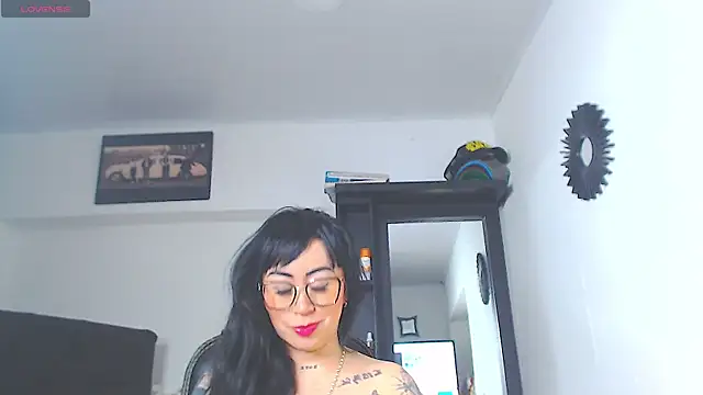 Vicky hotmilf online show from 07-08-26, 11:11