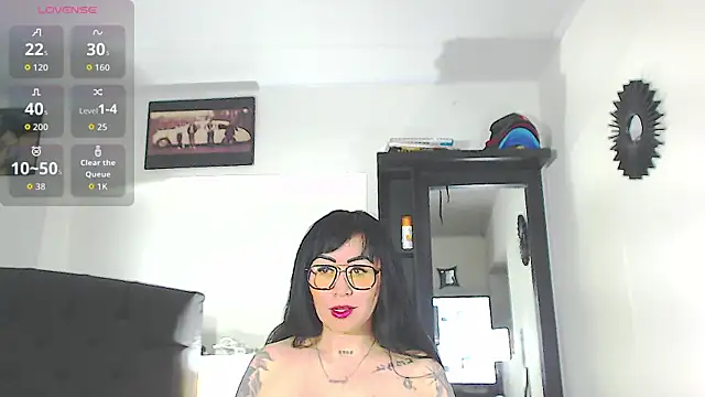 Vicky hotmilf online show from 11-19-25, 10:59