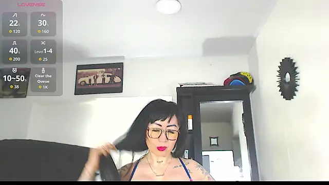 Vicky hotmilf online show from 10-31-25, 11:07