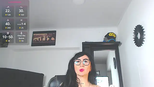 Vicky hotmilf online show from 04-21-26, 10:33