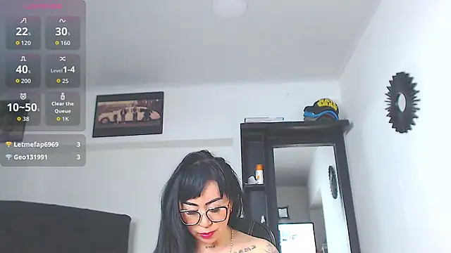 Vicky hotmilf online show from 04-28-26, 11:20