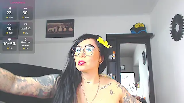 Vicky hotmilf online show from 04-03-26, 12:33