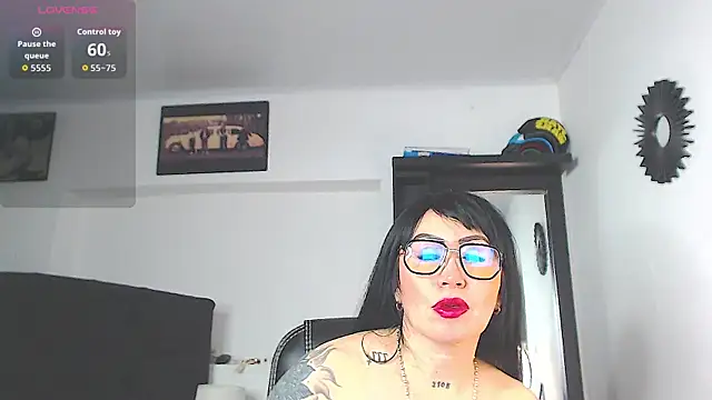 Vicky hotmilf online show from 03-03-26, 01:07