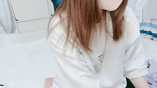 Snapshot of Hanachan_Gcup_ chatting on 10-18-25, 01:35 Hanachan Gcup  online show from 10-18-25, 01:35
