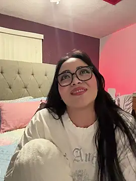 MyHoneyFrida online show from 11-27-25, 04:02