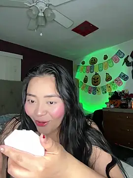 MyHoneyFrida online show from 10-20-25, 03:41