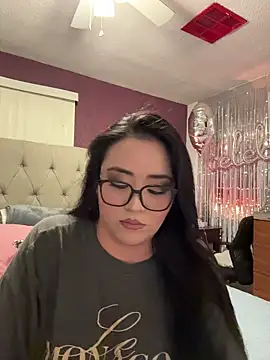 MyHoneyFrida online show from 12-18-25, 03:55