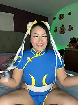 MyHoneyFrida online show from 10-31-25, 04:09