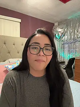 MyHoneyFrida online show from 12-23-25, 04:34