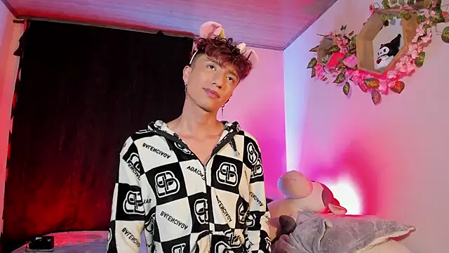 mhatias  online show from 03-11-26, 04:39