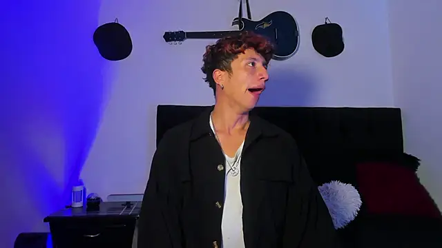 mhatias  online show from 04-12-26, 05:00