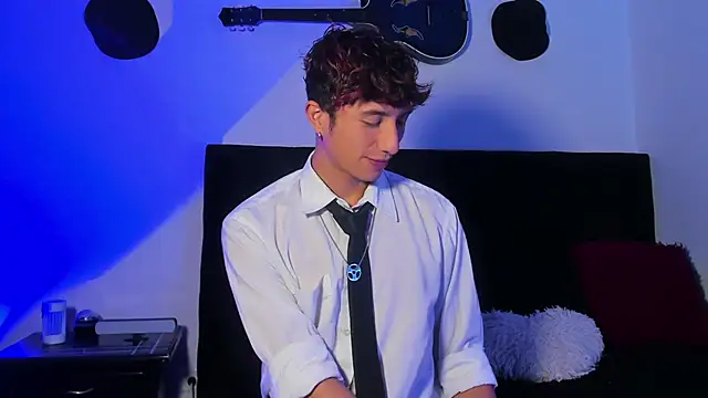 mhatias  online show from 04-13-26, 04:27