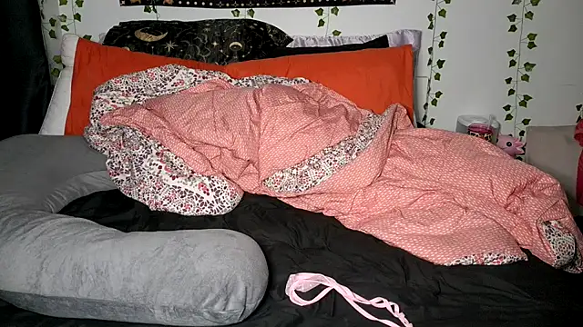 mistressnelle online show from 07-25-26, 03:58