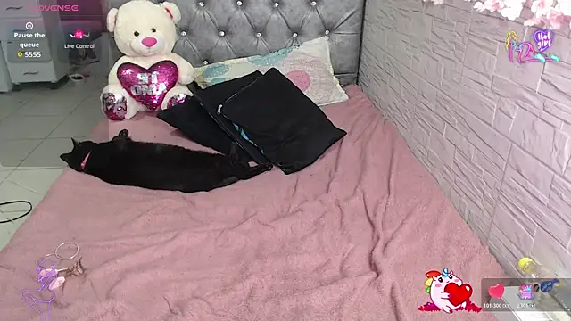 EmilyCoy  online show from 07-07-26, 07:34