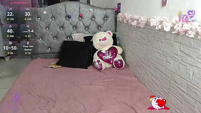 EmilyCoy  online show from 07-17-26, 08:22