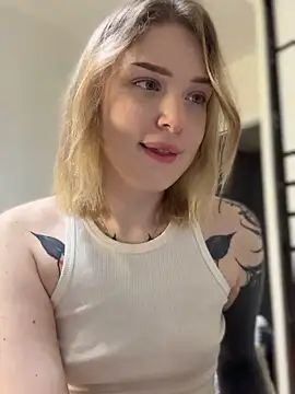 elliss  online show from 10-24-25, 03:11