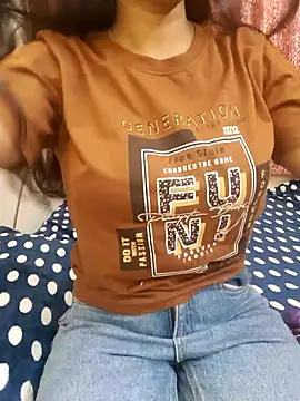 Snapshot of Sexy_Mal89 chatting on 02-19-26, 06:38 Sexy Mal89 online show from 02-19-26, 06:38