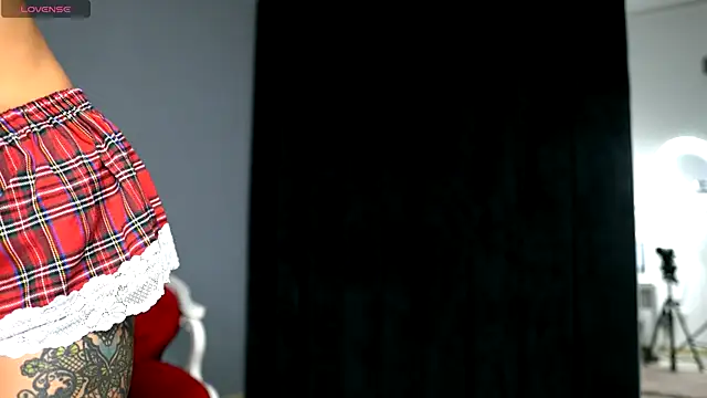 SarahMystique online show from 11-04-25, 08:12