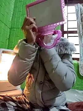 Snapshot of Tin_tanny chatting on 01-12-26, 01:45 Tin tanny online show from 01-12-26, 01:45