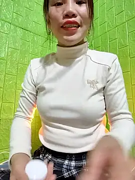 Snapshot of Tin_tanny chatting on 01-08-26, 12:55 Tin tanny online show from 01-08-26, 12:55