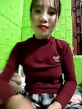 Snapshot of Tin_tanny chatting on 12-22-25, 11:54 Tin tanny online show from 12-22-25, 11:54