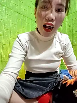 Snapshot of Tin_tanny chatting on 01-10-26, 12:33 Tin tanny online show from 01-10-26, 12:33