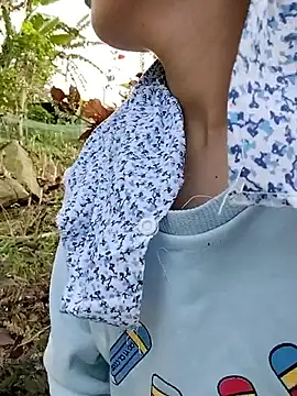 Snapshot of Tin_tanny chatting on 11-22-25, 08:35 Tin tanny online show from 11-22-25, 08:35