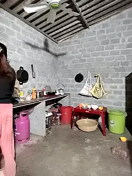 Snapshot of Tin_tanny chatting on 12-20-25, 12:13 Tin tanny online show from 12-20-25, 12:13