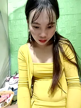 Snapshot of Tin_tanny chatting on 11-24-25, 02:28 Tin tanny online show from 11-24-25, 02:28