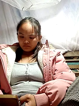 xinhxinhcute online show from 11-01-25, 12:32