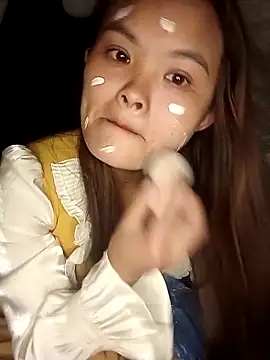 xinhxinhcute online show from 12-17-25, 12:21