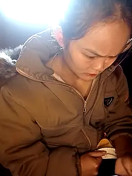 xinhxinhcute online show from 12-18-25, 02:05