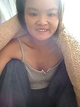 xinhxinhcute online show from 10-18-25, 11:51