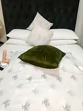 Creamy Chocolatex online show from 04-22-26, 03:13