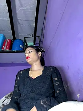 Snapshot of Hot_Mayra_ chatting on 12-15-25, 04:46 Hot Mayra online show from 12-15-25, 04:46