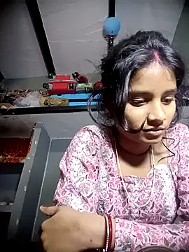 Snapshot of Hot_Mayra_ chatting on 11-16-25, 06:18 Hot Mayra online show from 11-16-25, 06:18