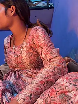 Snapshot of Hot_Mayra_ chatting on 12-21-25, 06:59 Hot Mayra online show from 12-21-25, 06:59