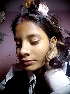 Snapshot of Hot_Mayra_ chatting on 11-15-25, 04:49 Hot Mayra online show from 11-15-25, 04:49