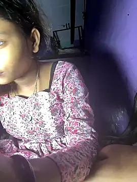 Snapshot of Hot_Mayra_ chatting on 12-17-25, 06:29 Hot Mayra online show from 12-17-25, 06:29