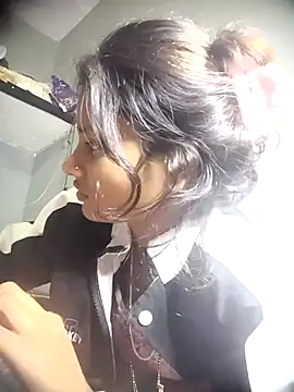 Snapshot of Hot_Mayra_ chatting on 11-15-25, 04:55 Hot Mayra online show from 11-15-25, 04:55